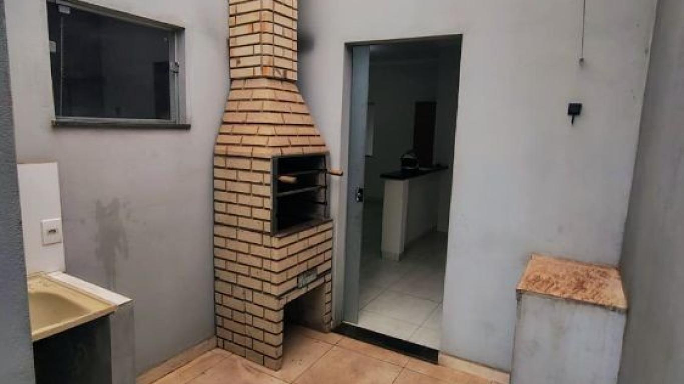 CASA NA Vila Tênis Clube em Assis