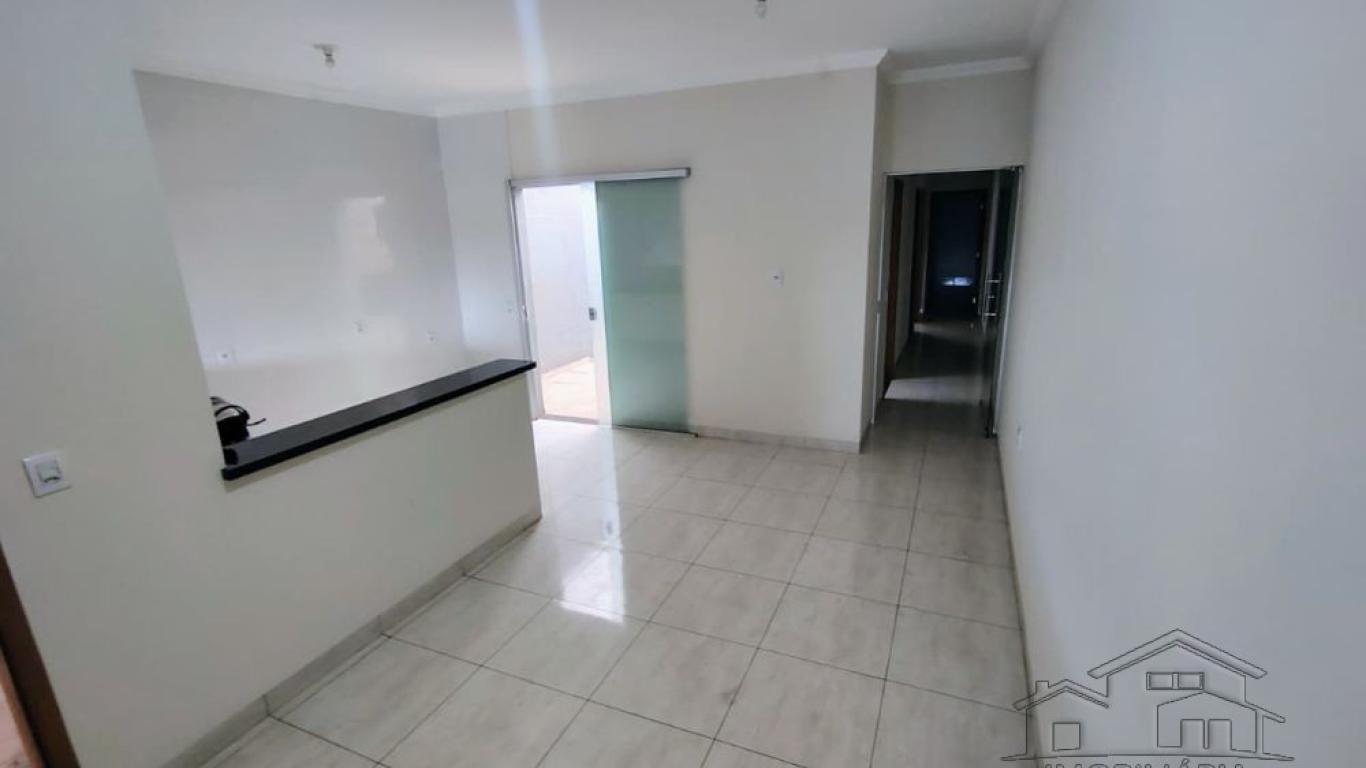 CASA NA Vila Tênis Clube em Assis