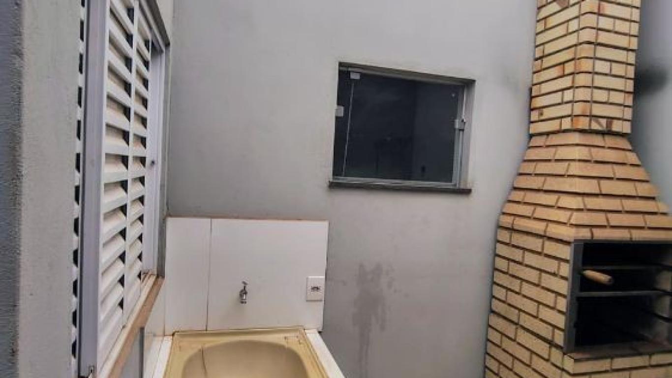 CASA NA Vila Tênis Clube em Assis