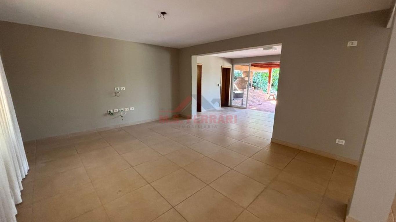 CASA NO Jardim Europa em Assis