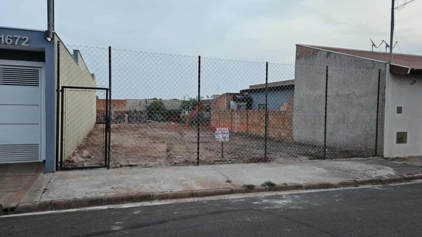 TERRENO NA Vila Ribeiro em Assis