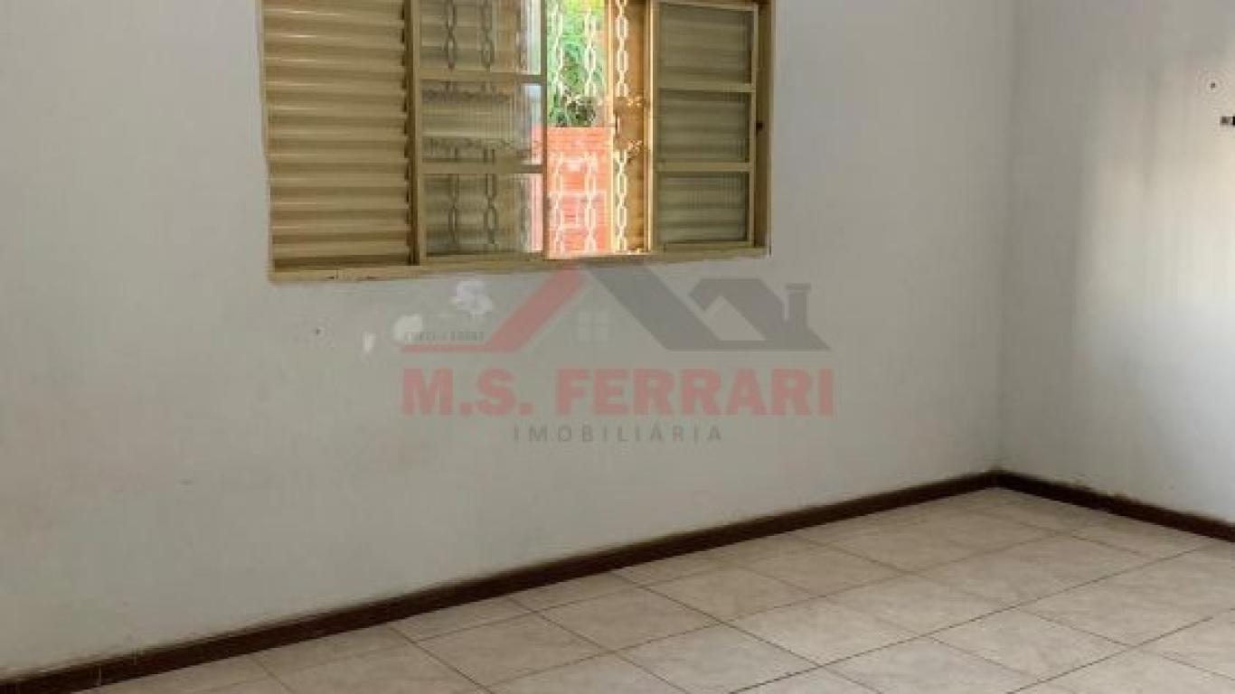 CASA NA Vila Operária em Assis