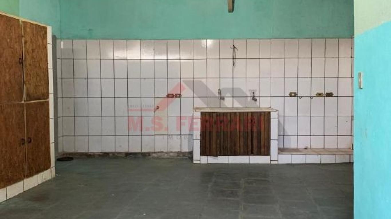 CASA NA Vila Operária em Assis