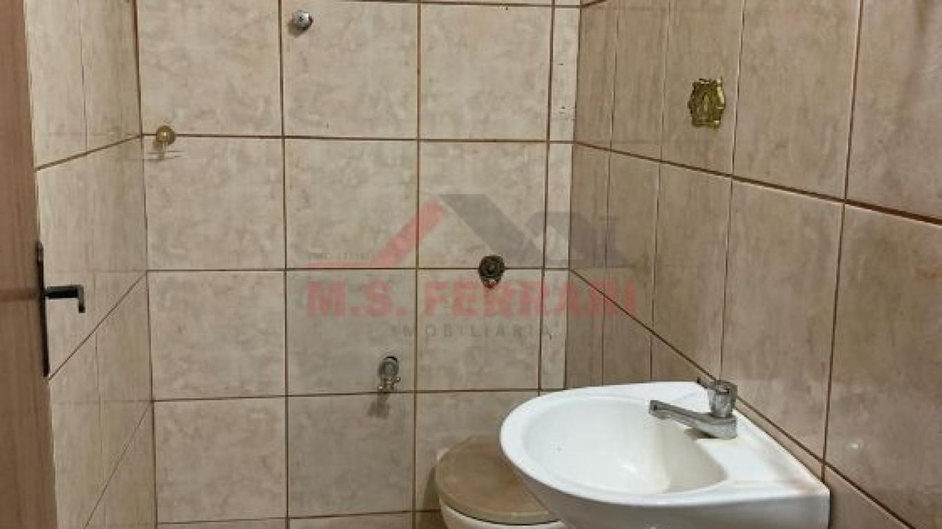 CASA NA Vila Operária em Assis
