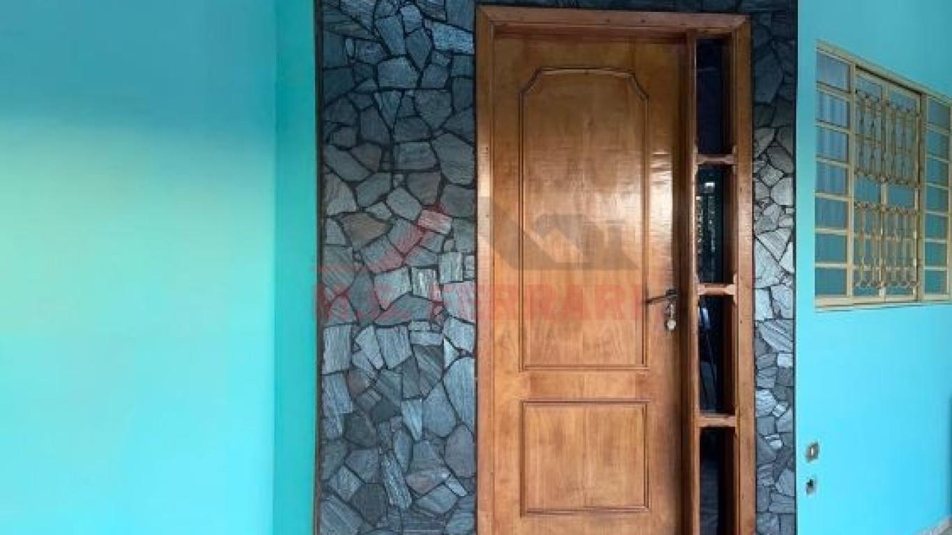 CASA NA Vila Operária em Assis