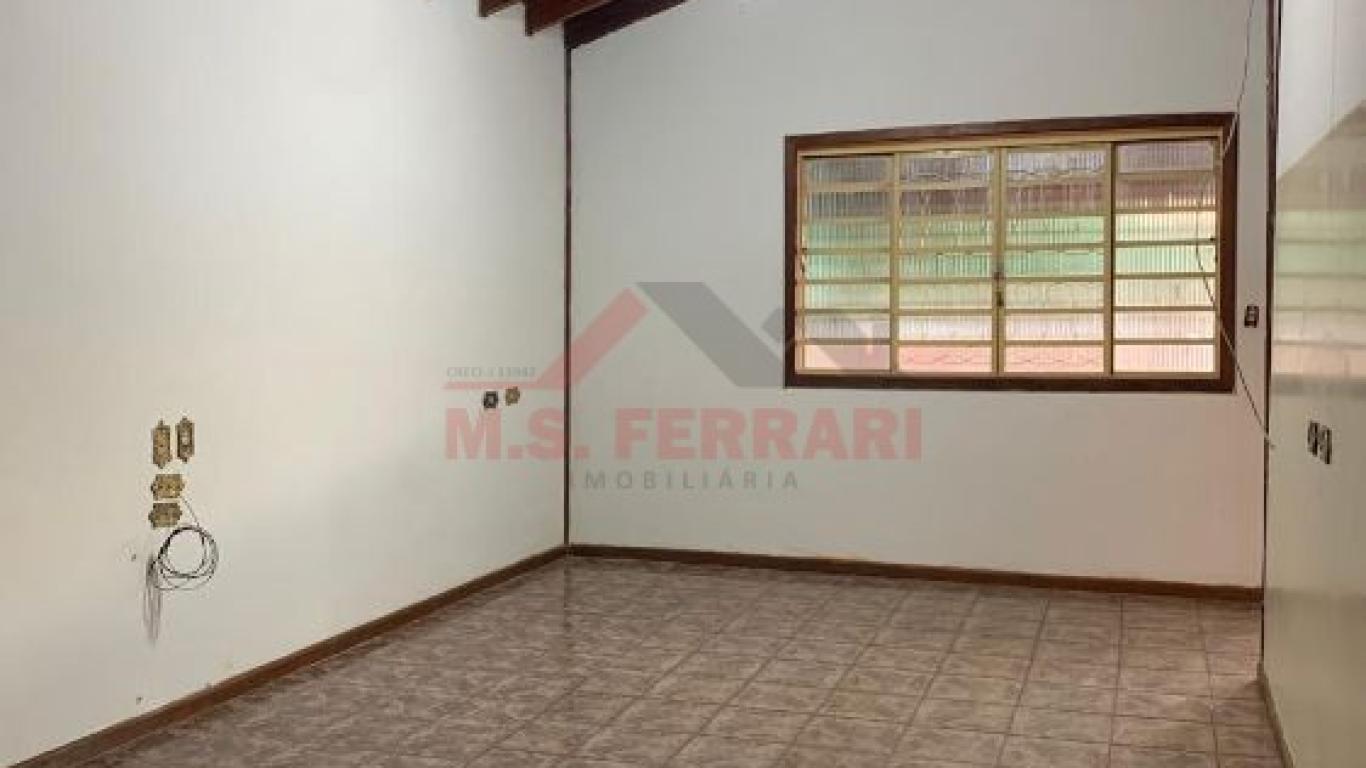 CASA NA Vila Operária em Assis
