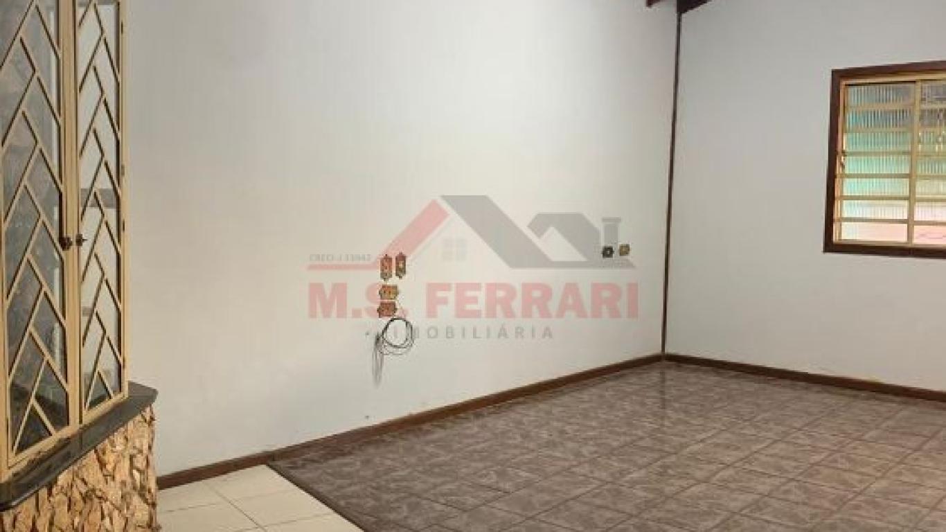 CASA NA Vila Operária em Assis