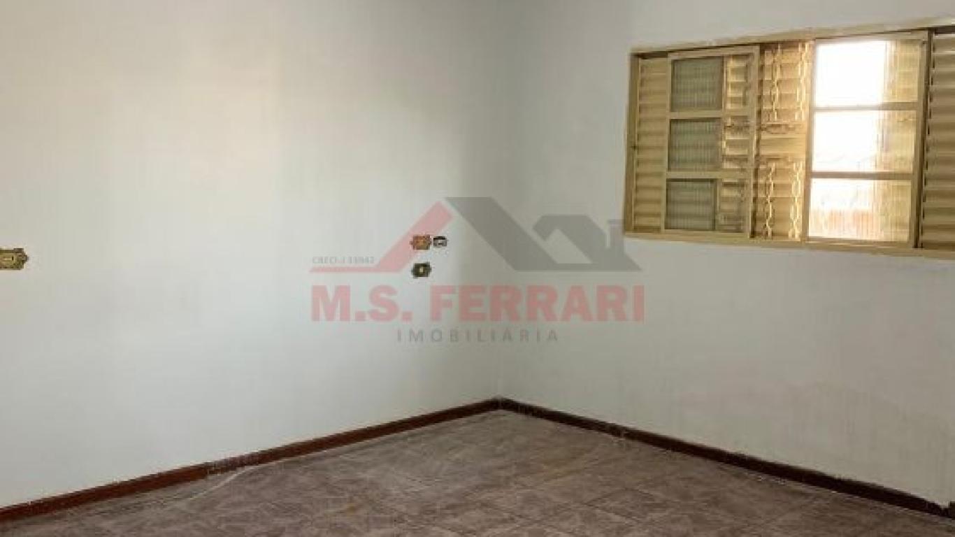 CASA NA Vila Operária em Assis