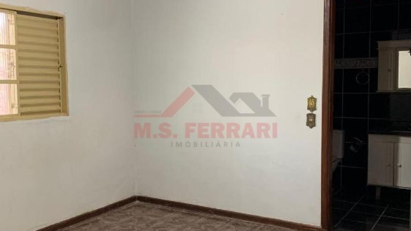 CASA NA Vila Operária em Assis