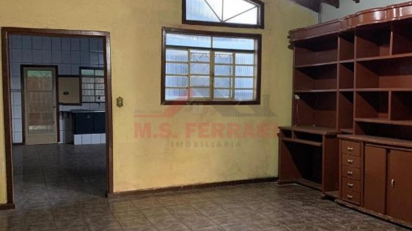 CASA NA Vila Operária em Assis