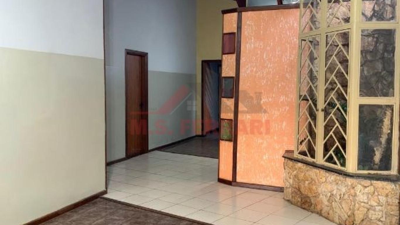 CASA NA Vila Operária em Assis