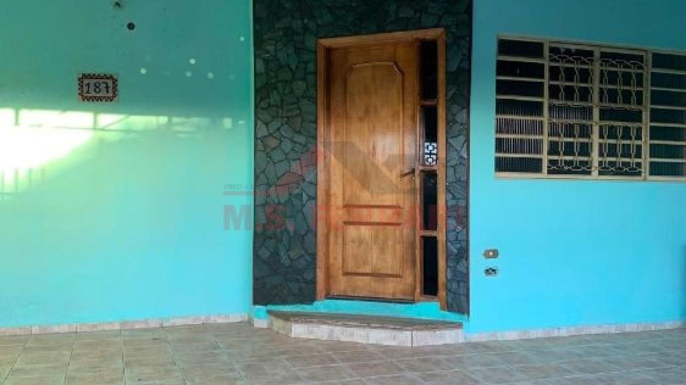CASA NA Vila Operária em Assis