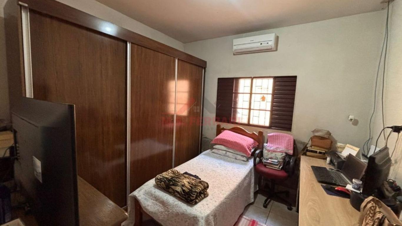 CASA NA Vila Central em Assis