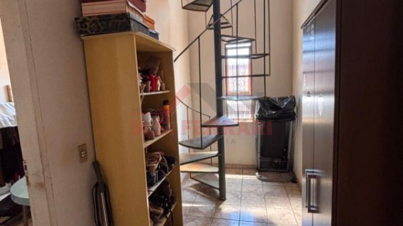 CASA NA Vila Central em Assis