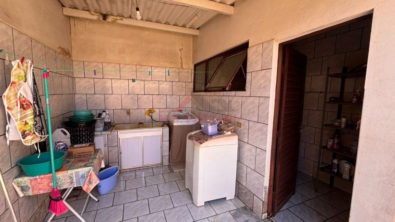 CASA NA Vila Central em Assis