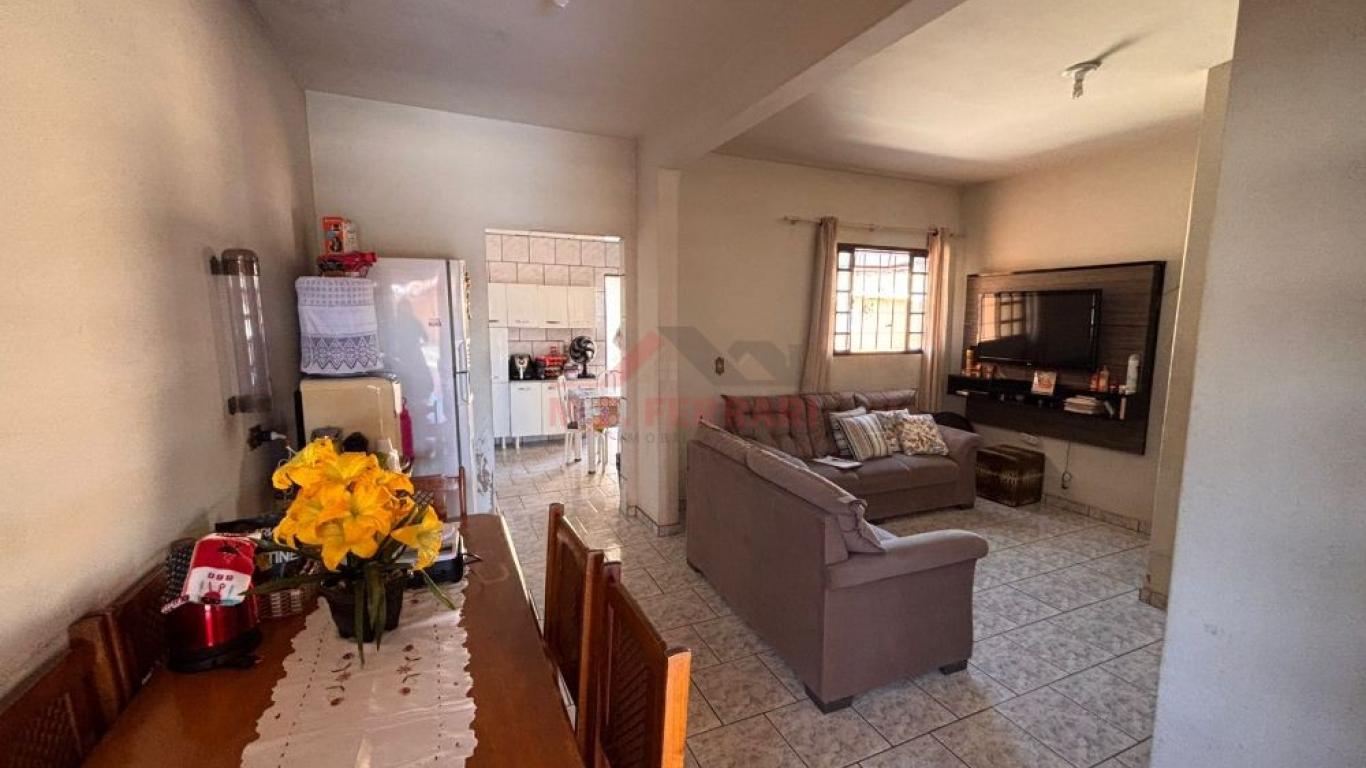 CASA NA Vila Central em Assis