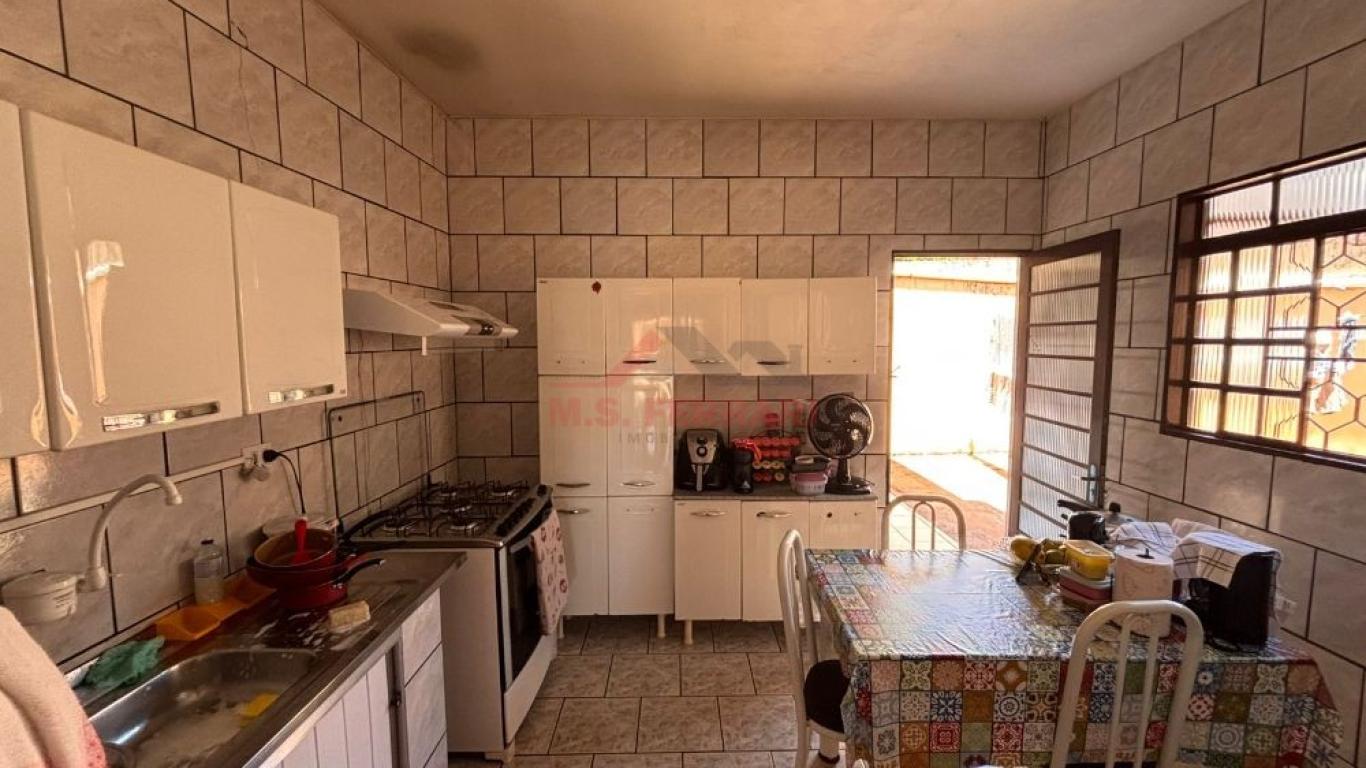 CASA NA Vila Central em Assis