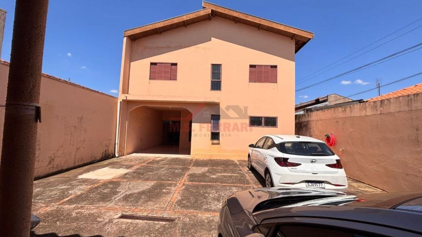 CASA NA Vila Central em Assis
