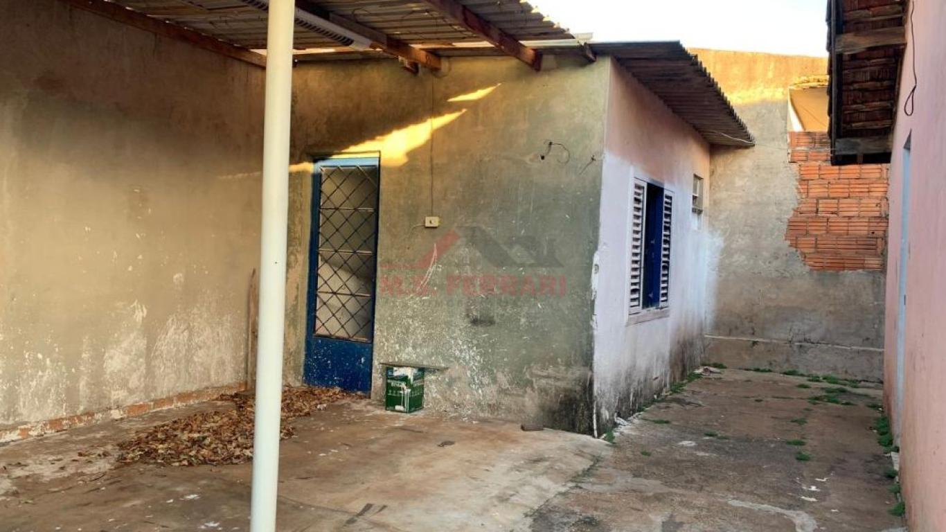 CASA NA Conjunto Habitacional Assis IV em Assis