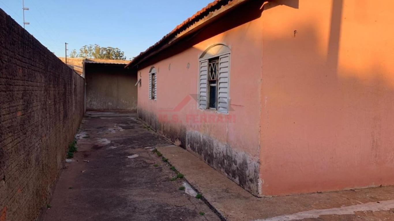 CASA NA Conjunto Habitacional Assis IV em Assis