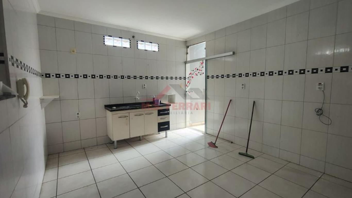 CASA NA Vila Xavier em Assis