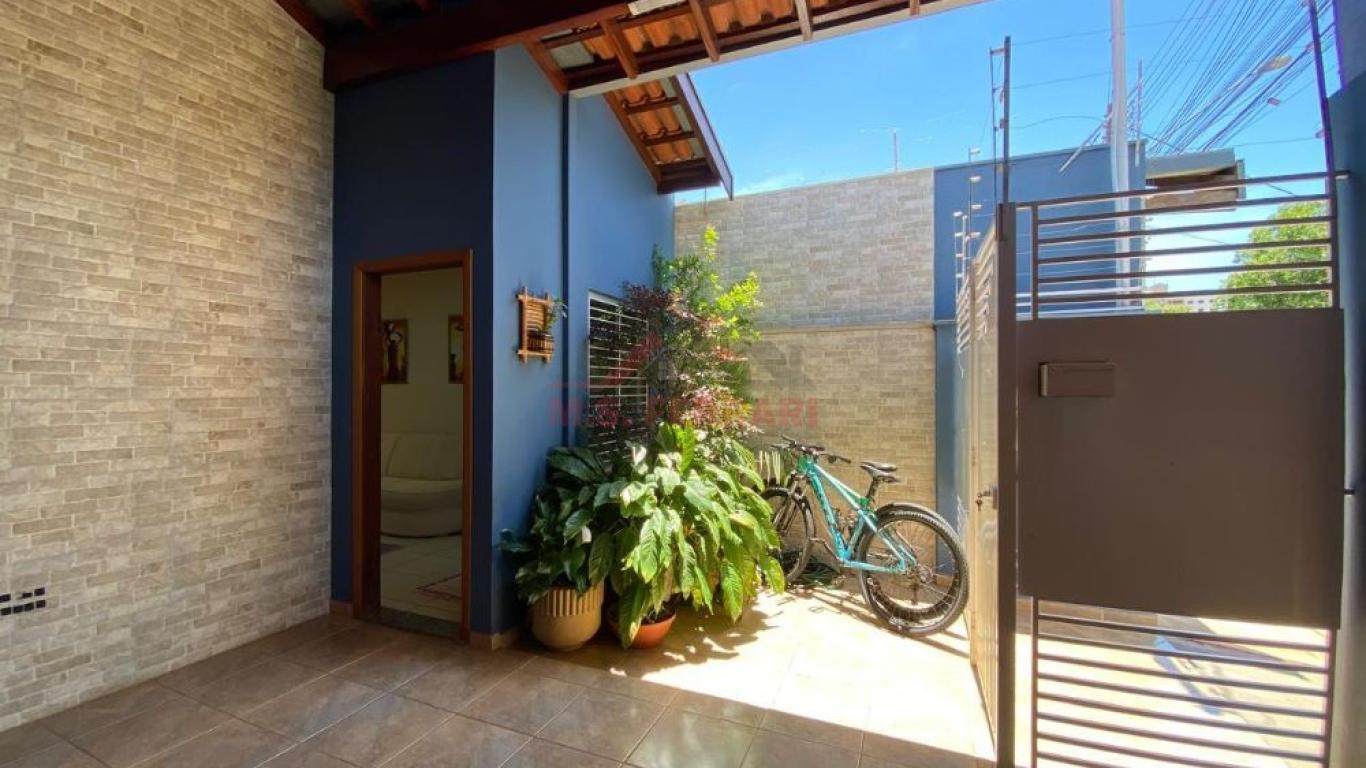 CASA EM LOCALIZAÇÃO PRIVILEGIADA EM ASSIS