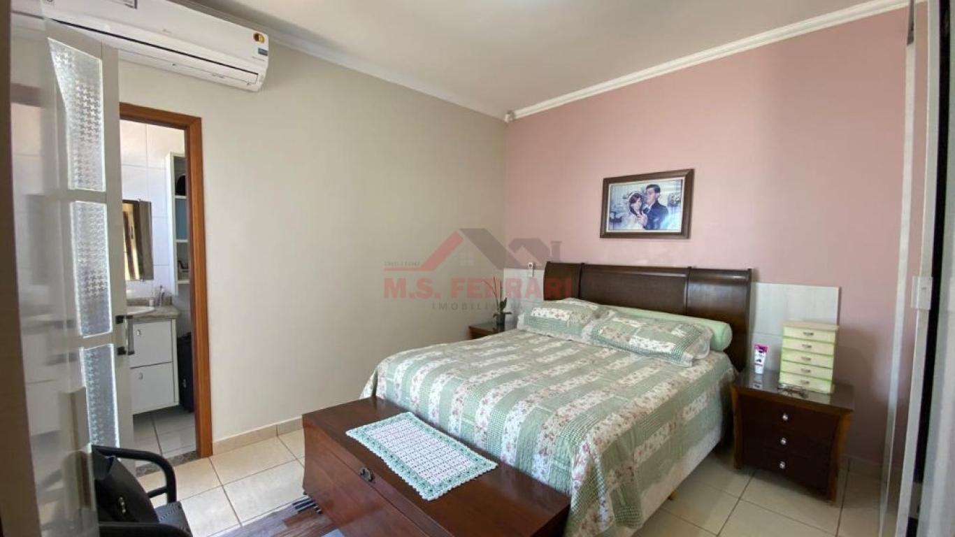 CASA EM LOCALIZAÇÃO PRIVILEGIADA EM ASSIS