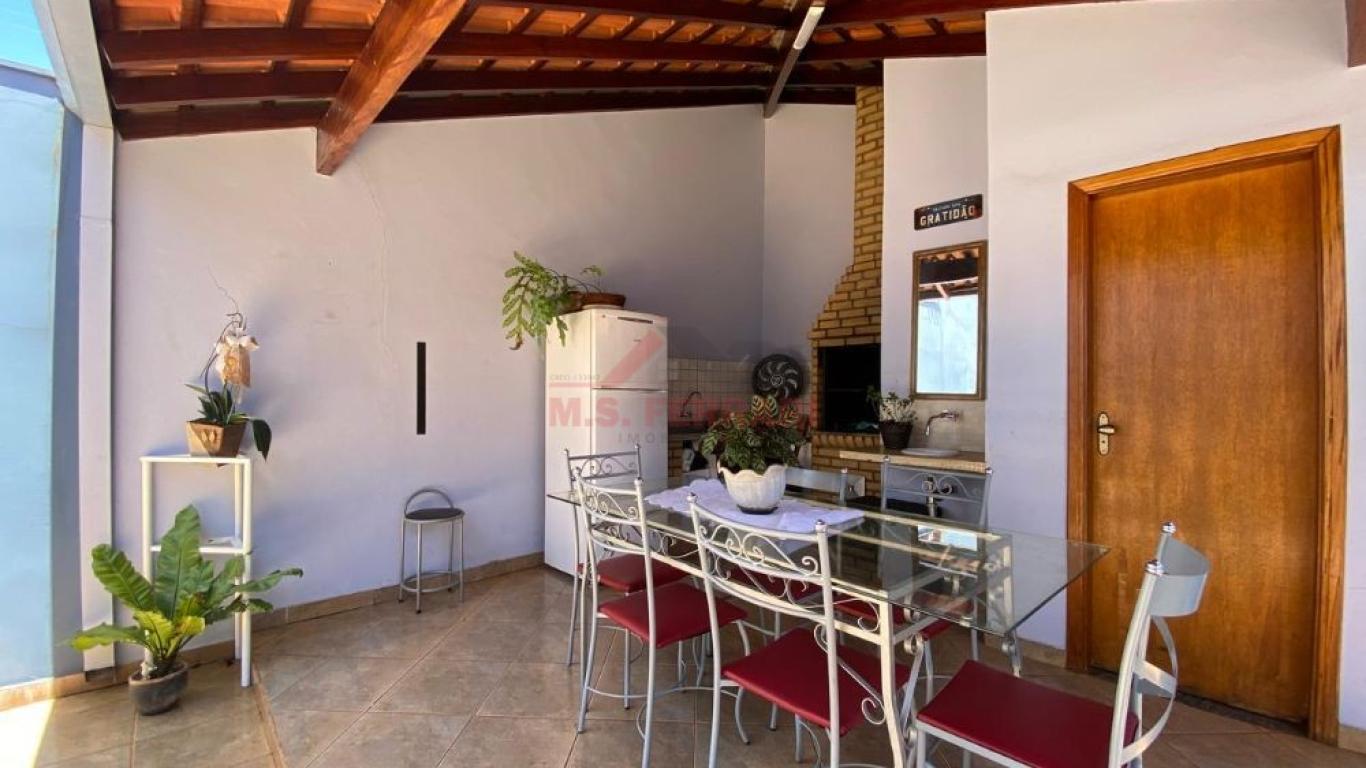 CASA EM LOCALIZAÇÃO PRIVILEGIADA EM ASSIS