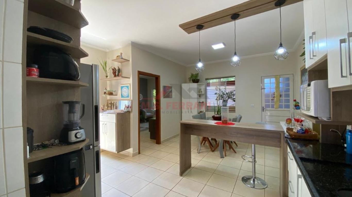 CASA EM LOCALIZAÇÃO PRIVILEGIADA EM ASSIS