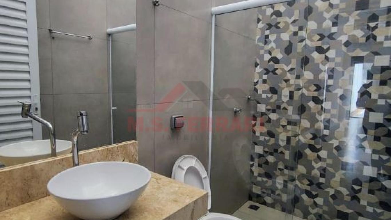 CASA NA Vila Tênis Clube em Assis