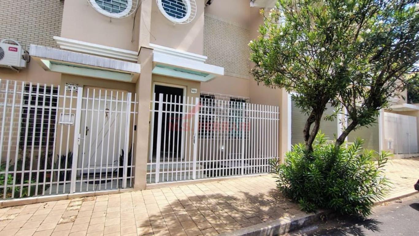 CASA NA Vila Tênis Clube em Assis