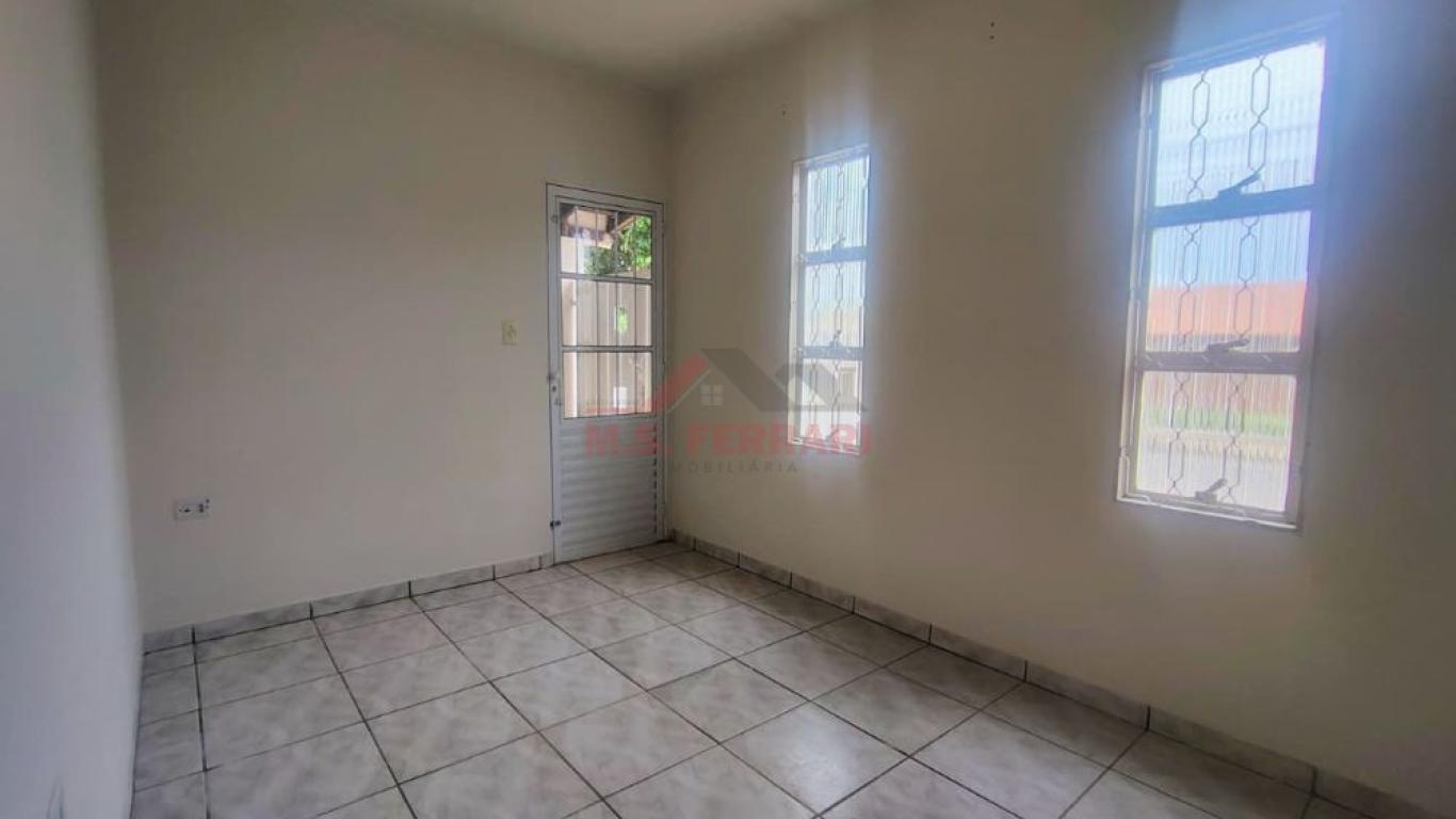 CASA NA Vila Tênis Clube em Assis