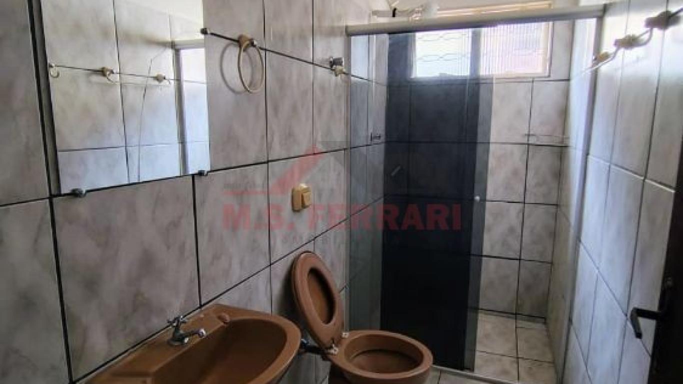 CASA NA Vila Tênis Clube em Assis