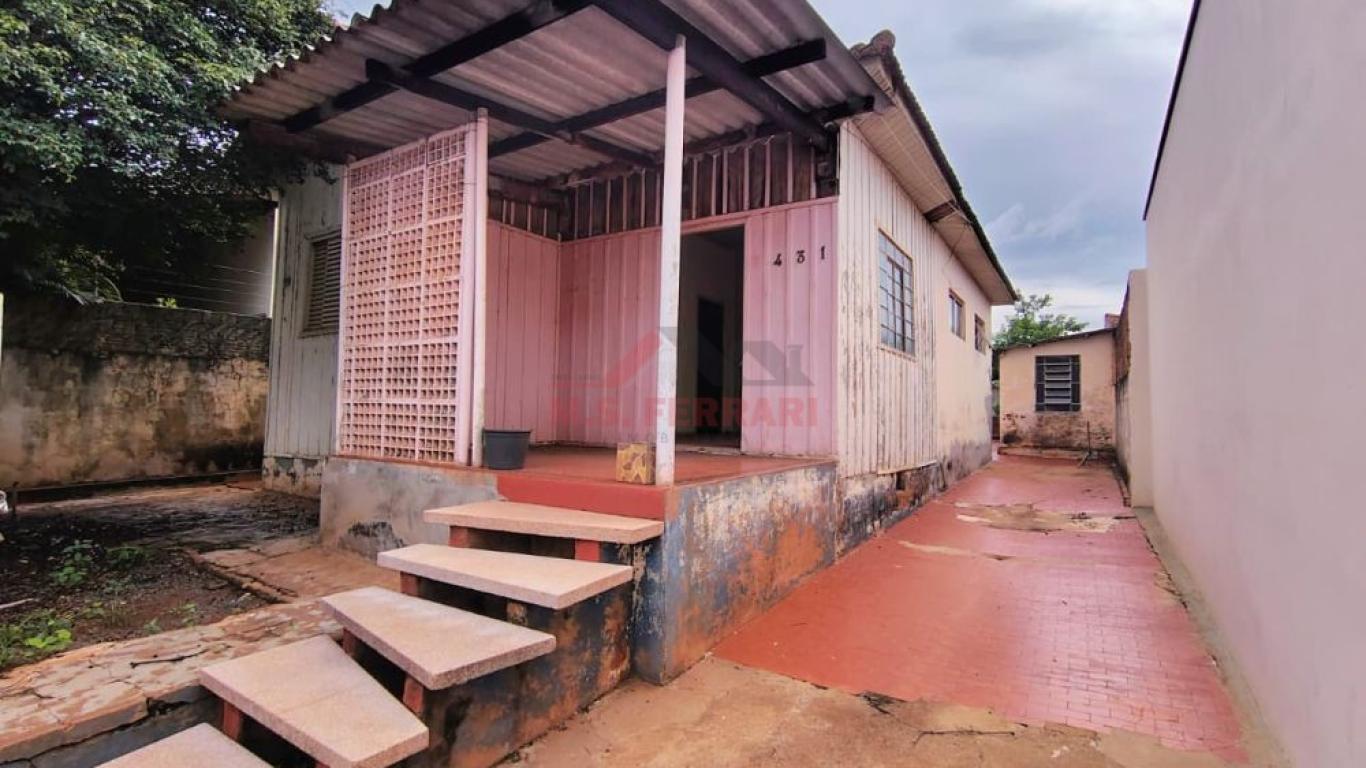 CASA NA Vila Central em Assis