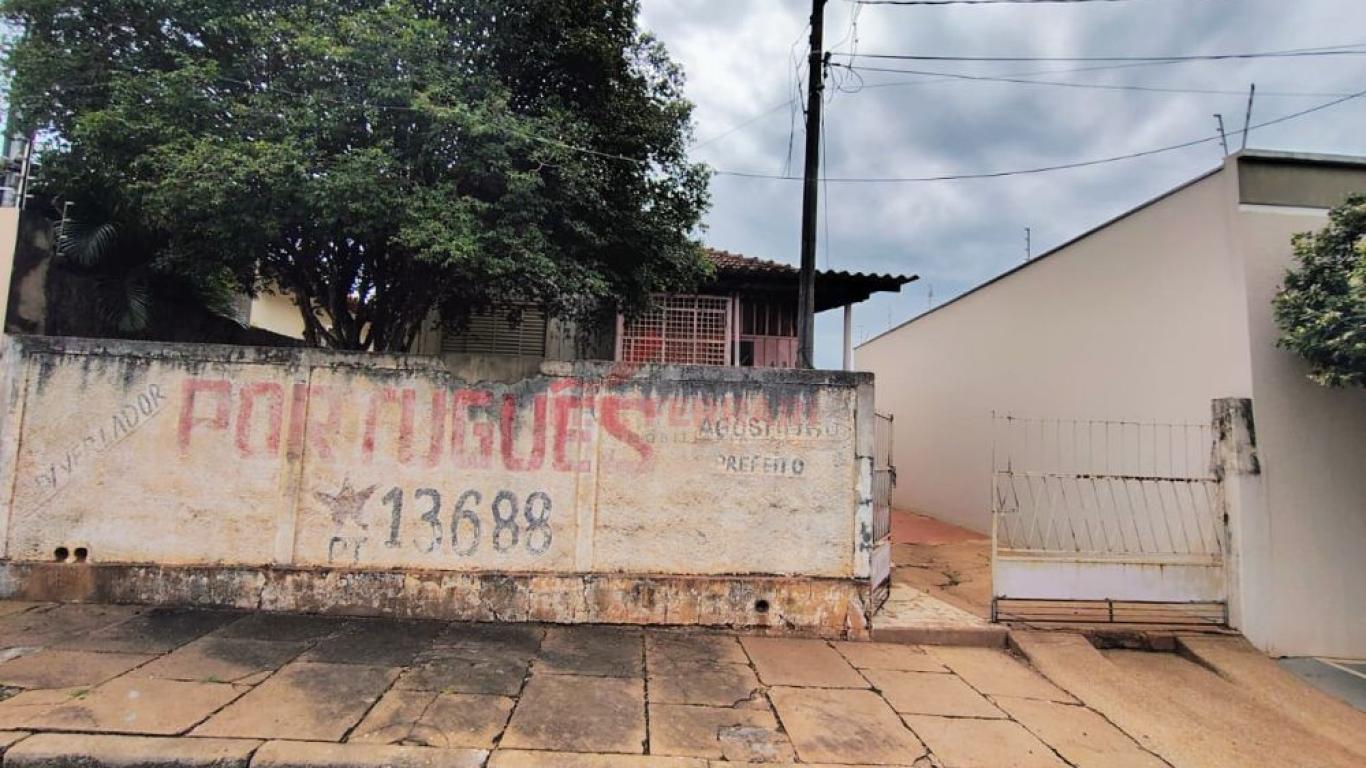 CASA NA Vila Central em Assis