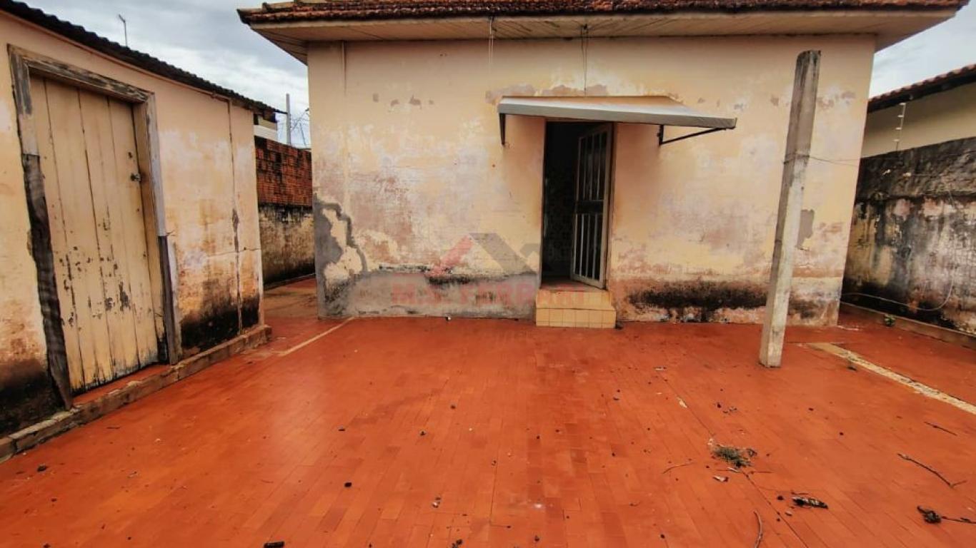 CASA NA Vila Central em Assis