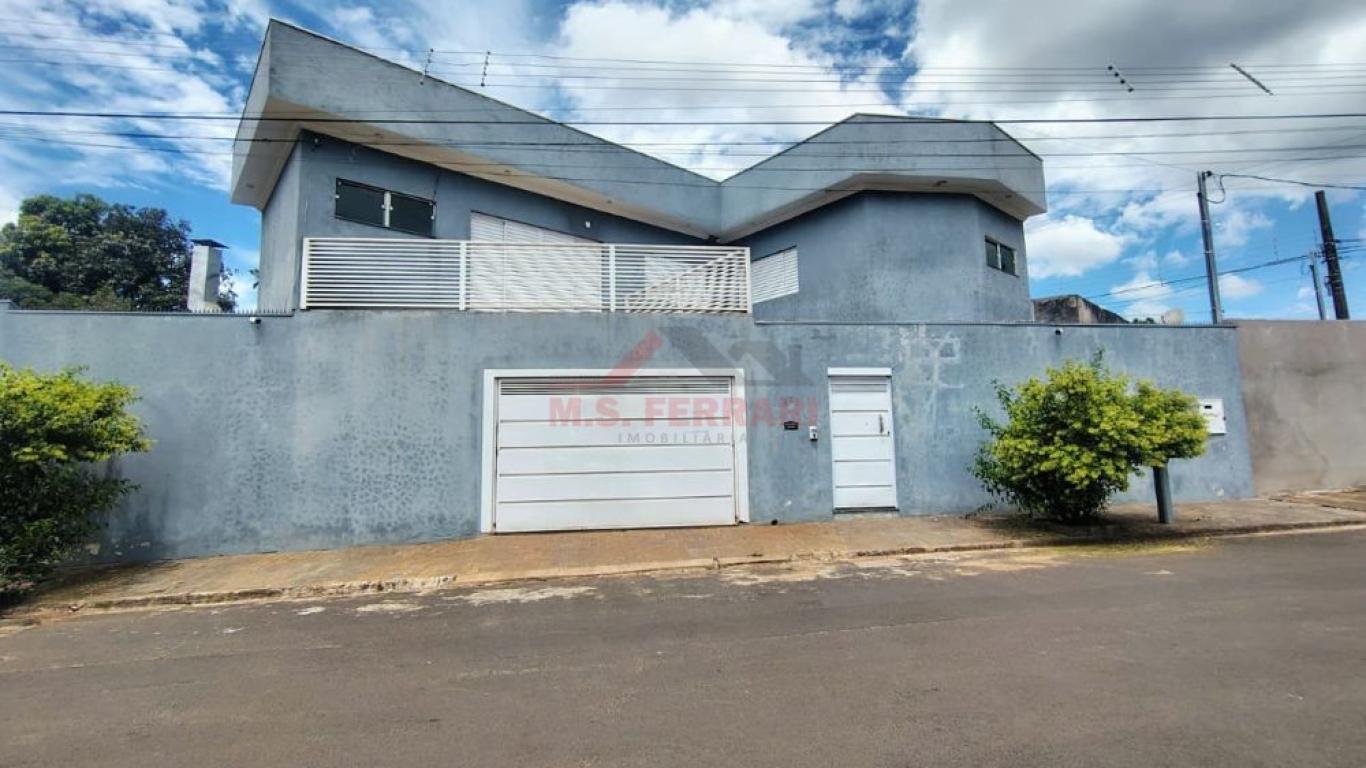 CASA NA Vila São Benedito em Assis