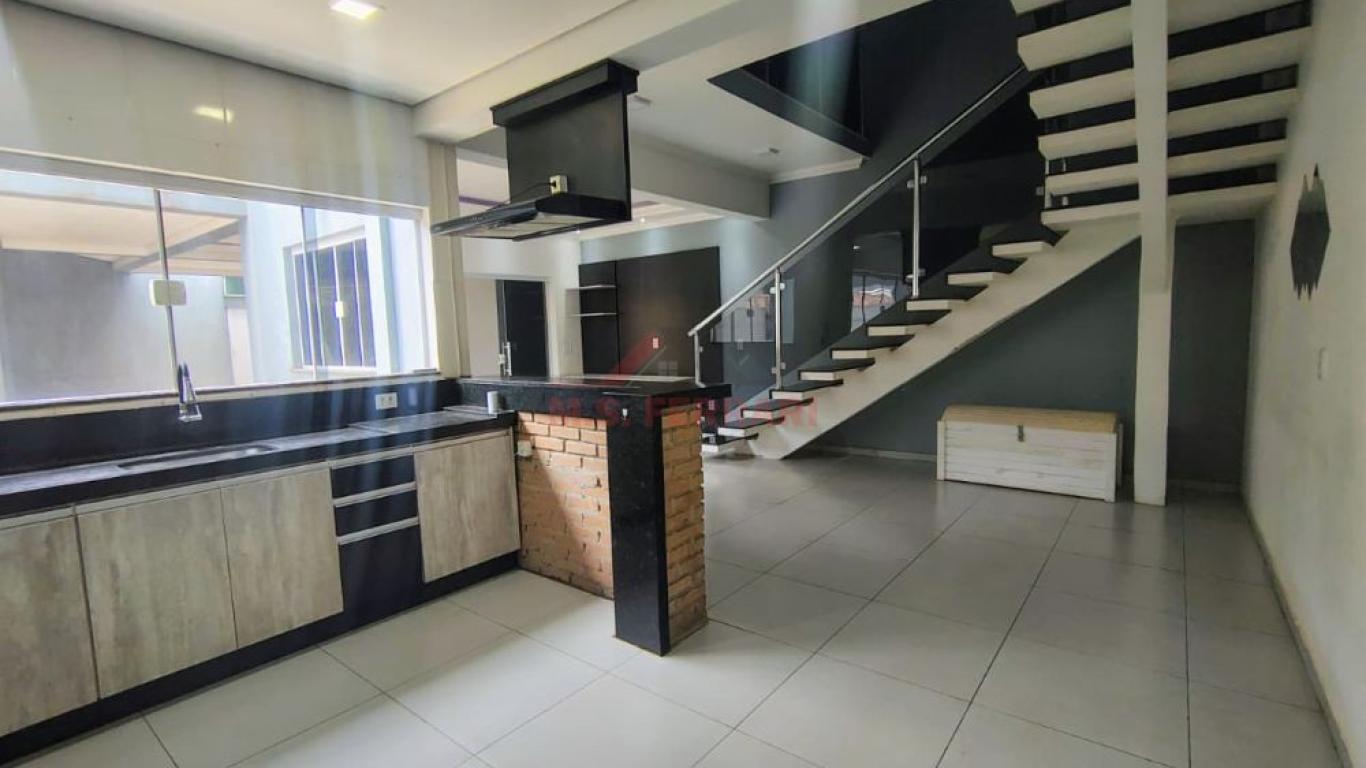 CASA NA Vila São Benedito em Assis