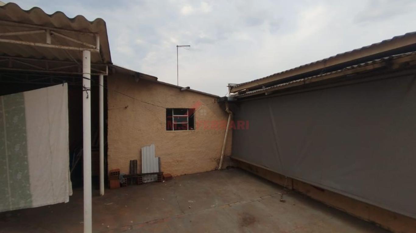 CASA NA Vila Central em Assis