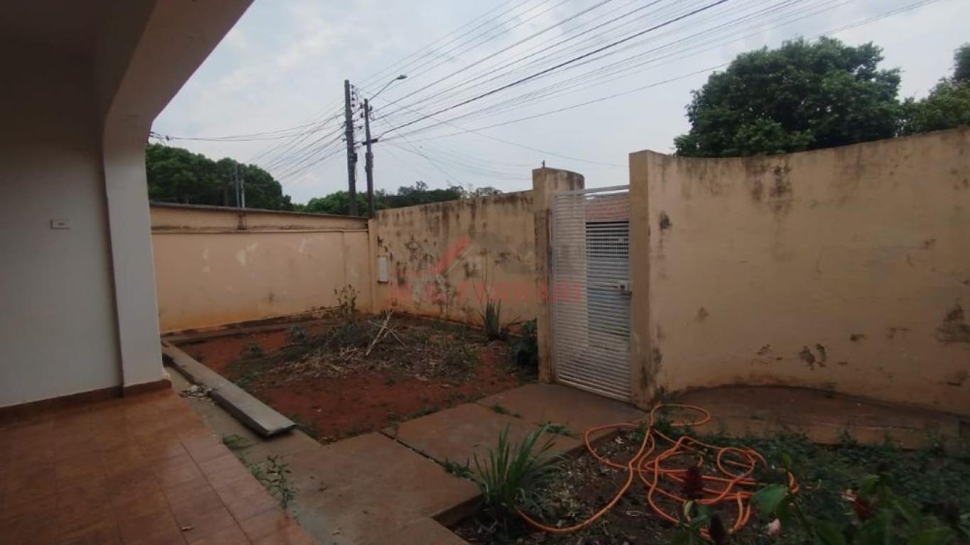CASA NA Vila Central em Assis