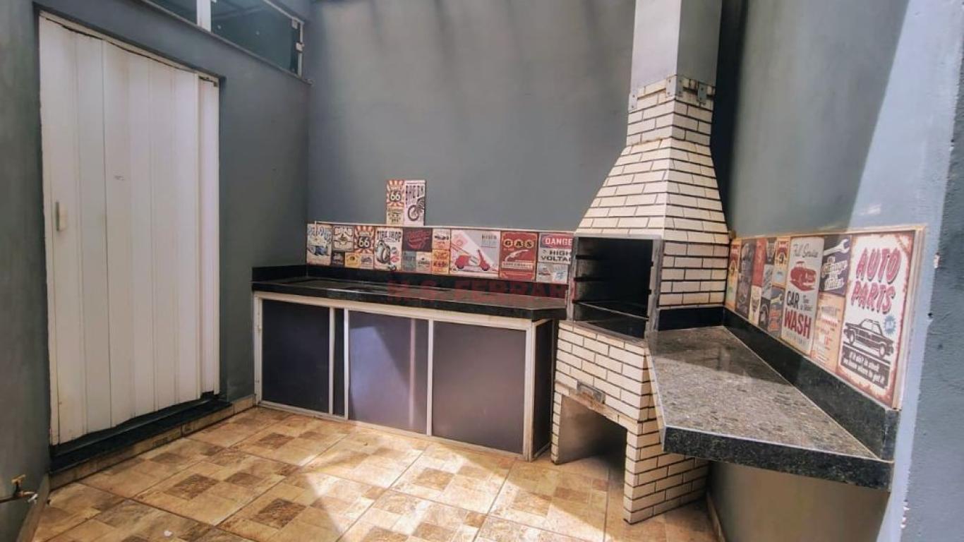 CASA NA Vila São Benedito em Assis