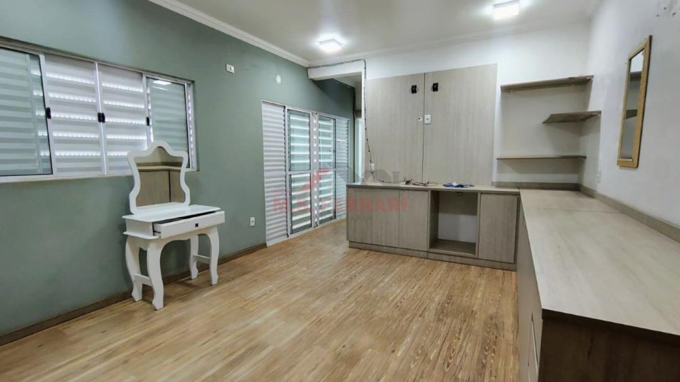 CASA NA Vila São Benedito em Assis