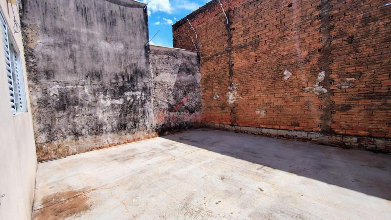 CASA NO Parque Universitário em Assis