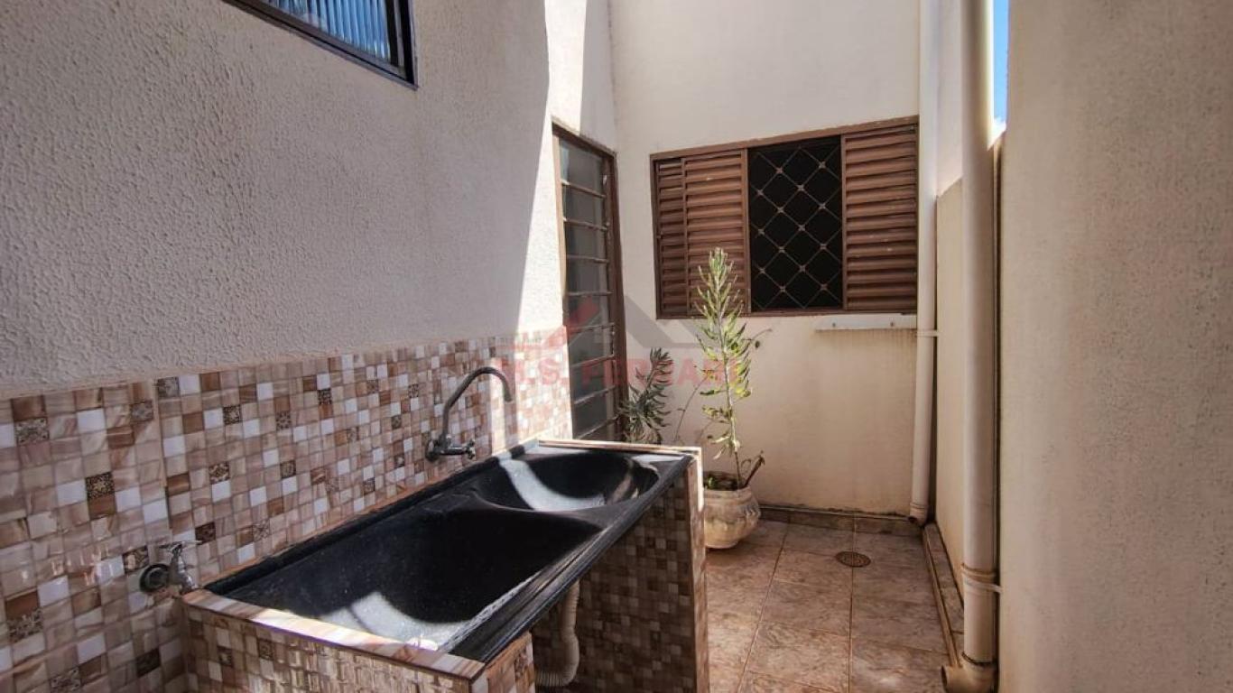 CASA NA Vila Cambuí em Assis