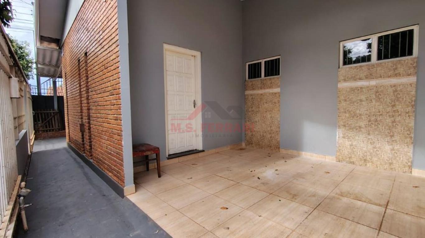 CASA NA Vila Brasileira em Assis