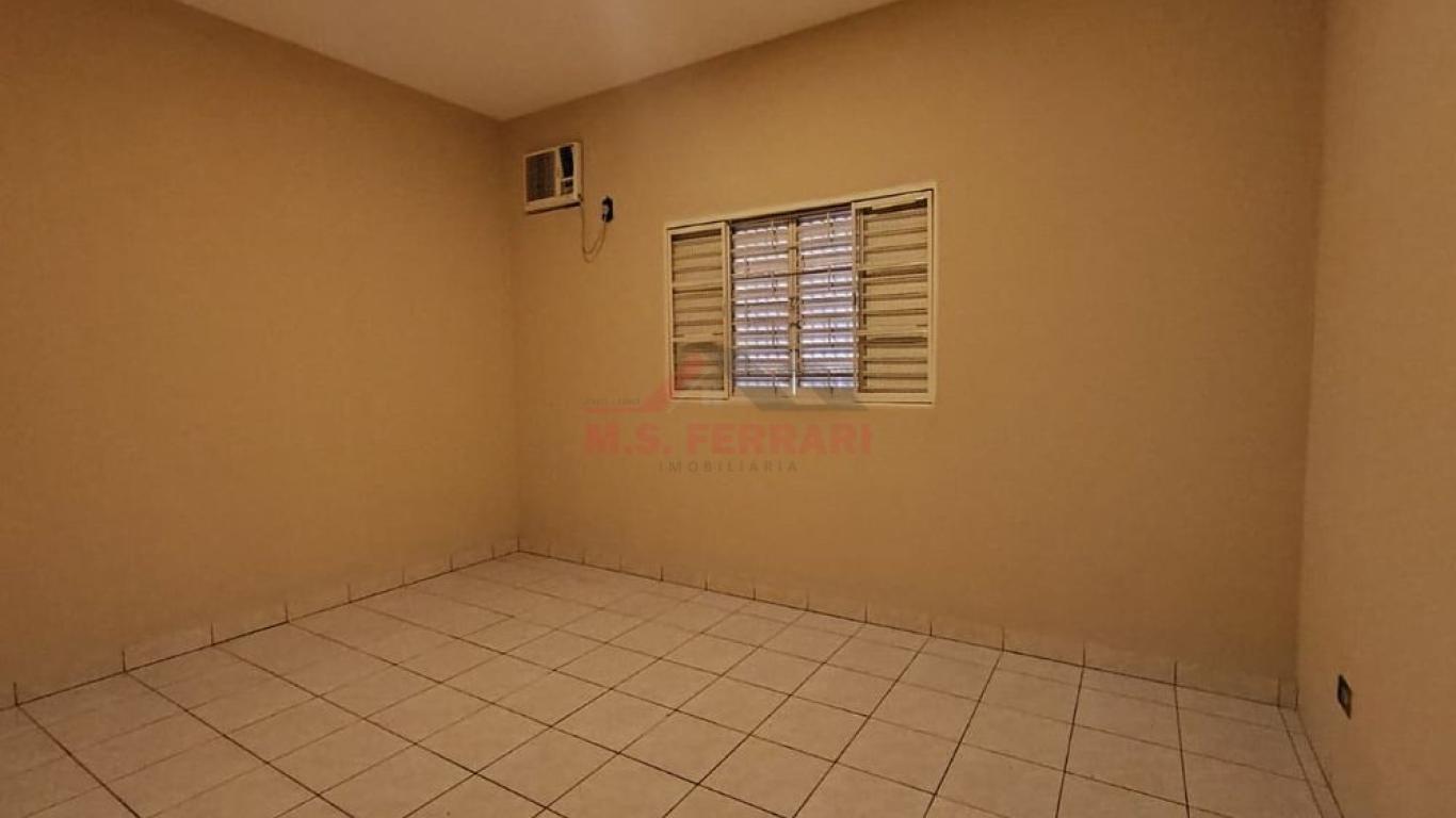 CASA NA Vila Brasileira em Assis