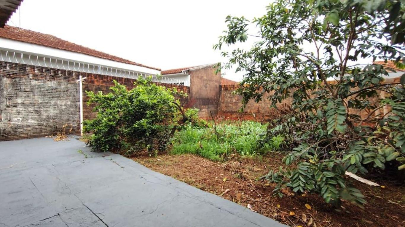 CASA NA Vila Central em Assis