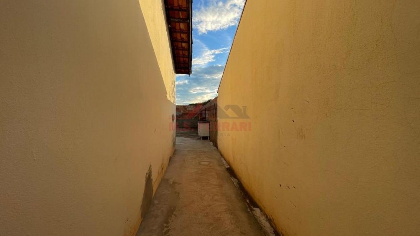 CASA NA Vila São Benedito em Assis