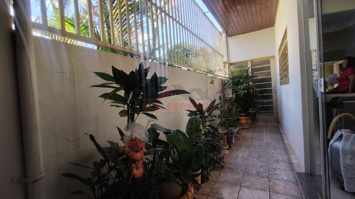 CASA NA Vila Cambuí em Assis