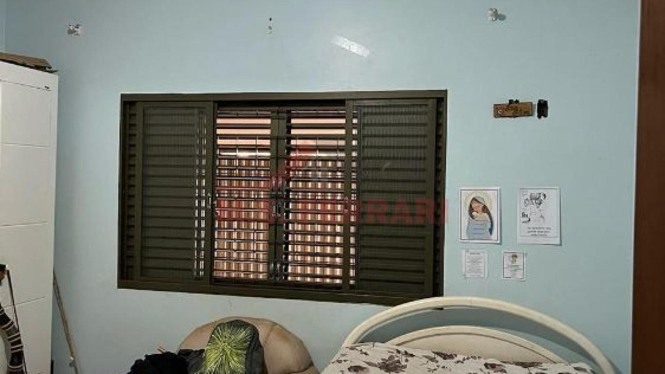 CASA NA Vila Paraíso em Assis